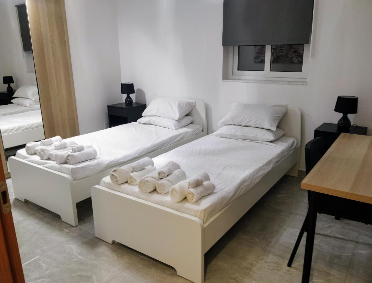 Апартаменты Deggies - Spacious, Modern Apartment! Нашшар
